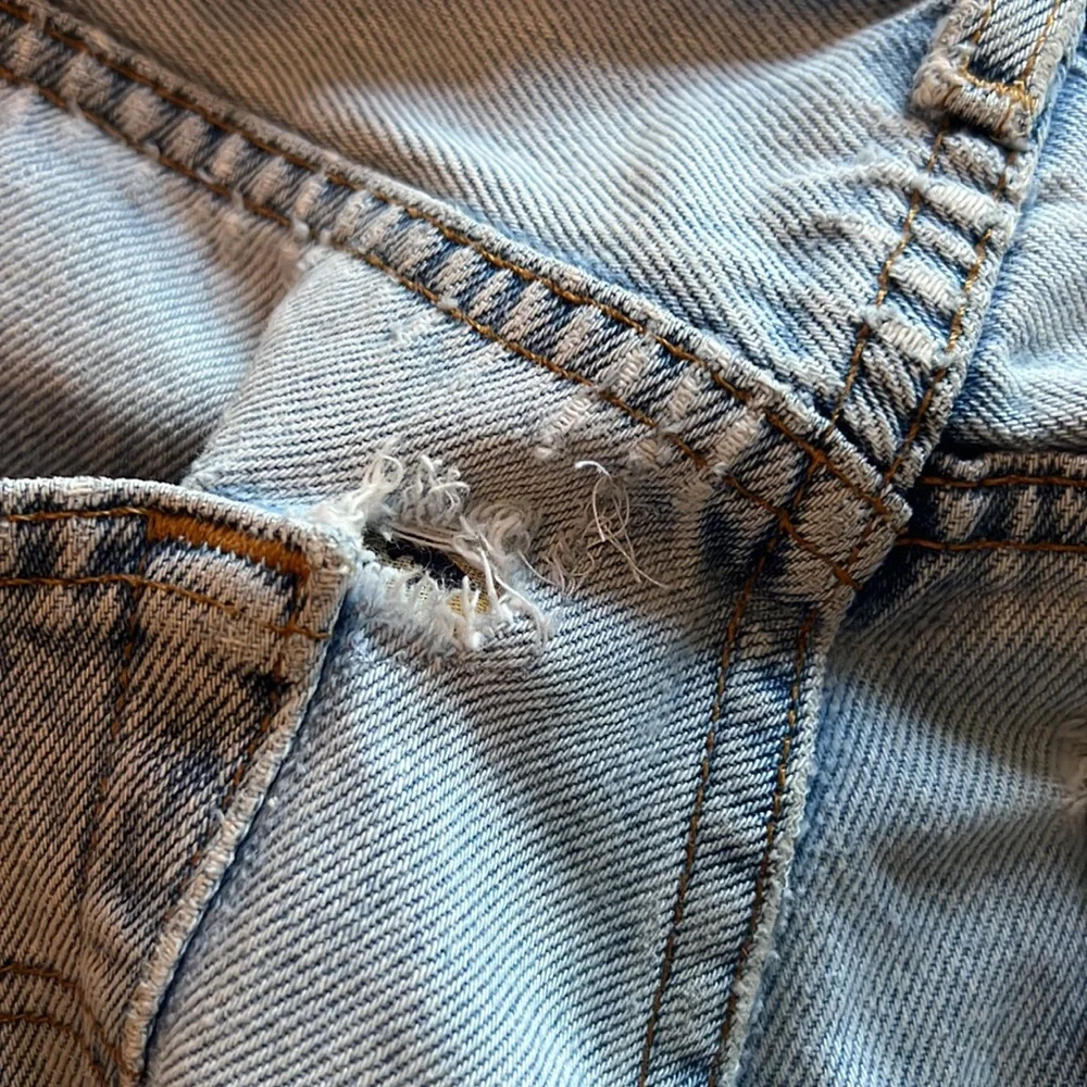 Vintage light wash 501 Levi’s - Picture 7 of 9